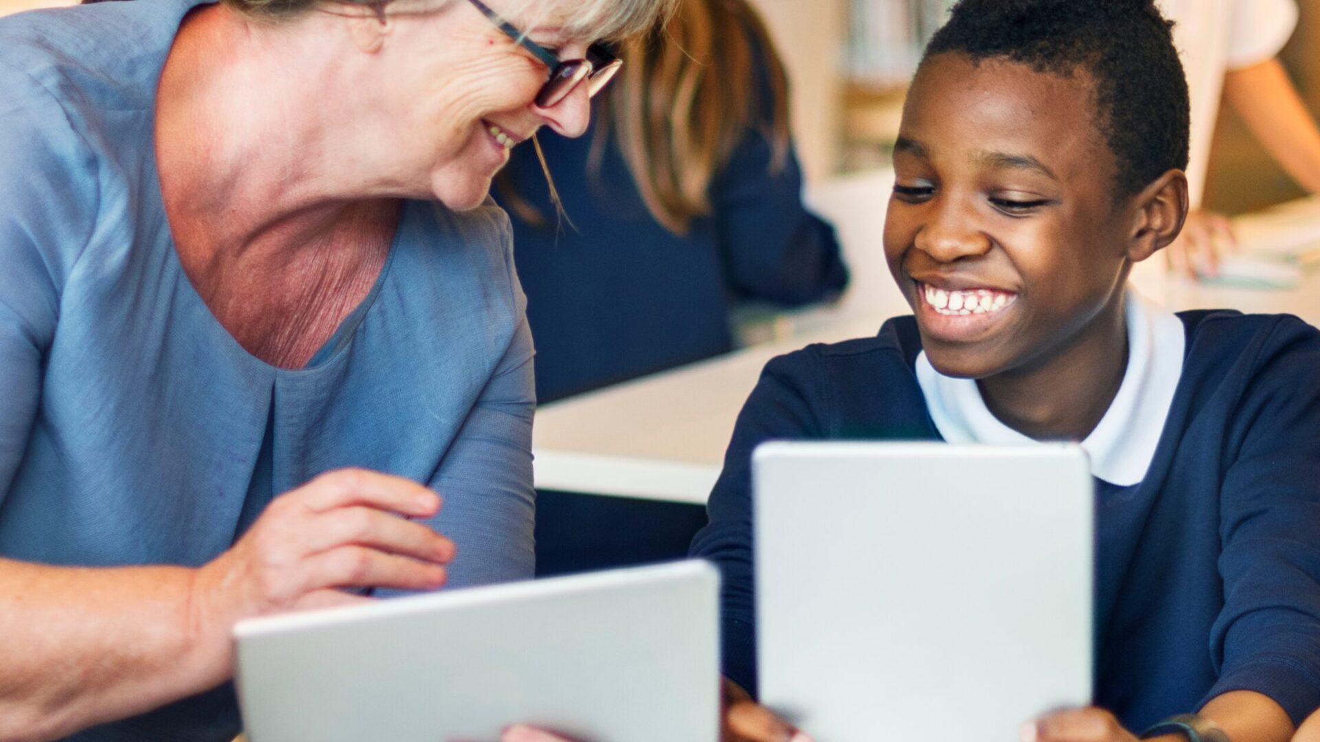 Saiba o que é a educação 5.0, unindo tecnologia ao lado humano